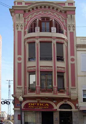 El Cabanyal, Valencia’s last window to the Mediterranean