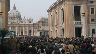 Le monde se recueille pour un ultime adieu à Wojtyla