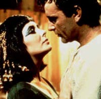 Le profil grognon de Cléopâtre…