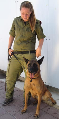 Militaires israéliennes: la fierté et la honte de faire comme les hommes