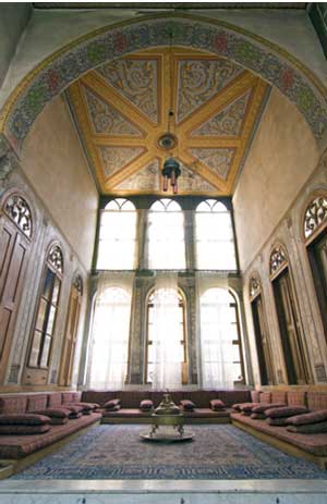 De Pierre et de lumière, de terre et de vent…. architecture du passé, architecture dépassée?