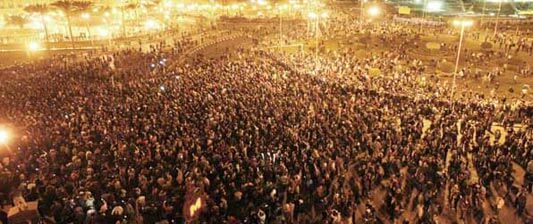 Une nuit de vigilance au Caire assiégé par l’armée et les pillards