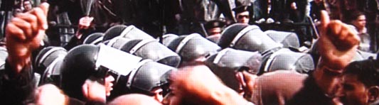 Le régime Moubarak réprime, négocie et gagne du temps