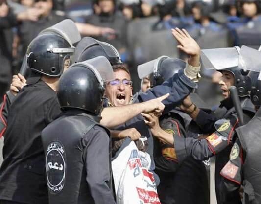 Le sit-in des insurgés de la place Tahrir: le peuple est une ligne rouge