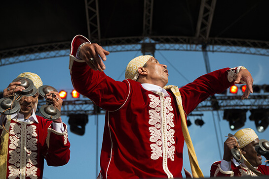 //Un des danseurs de Mâlem Mustapha Baqbou en transe.DAVID RODRIGUES / LE DESK
