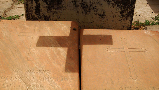 Le passeur d’âmes | ebticar, Inkyfada, Sfax, cimetière chrétien, Père Jonathan, Choucha