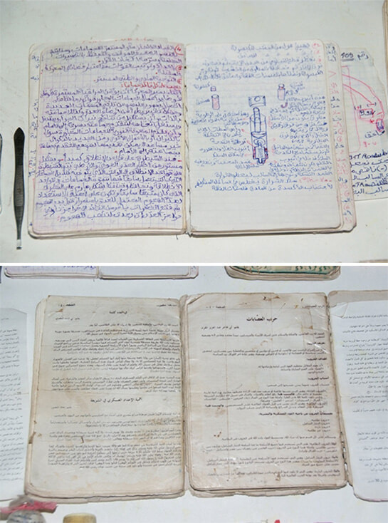 //Copies de publications djihadistes, distribuées par la branche propagandiste des djihadistes, devenue Ansar Charia, expliquant le jihad aux nouvelles recrues. Crédit image : Inkyfada. 