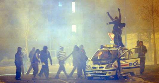 Violenza nelle periferie: l’effetto boomerang