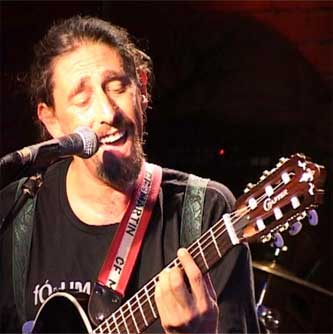 Indigeni viaggi oltreoceano: un incontro con i Qbeta