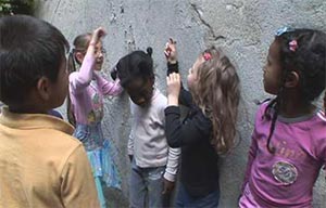 Cinema documentario nei cortili