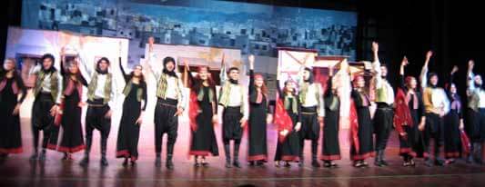 «La luna e il campo», una commedia musicale palestinese