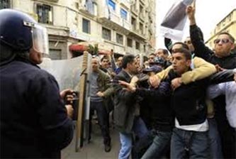 Algeria. Il gioco del gatto e del topo