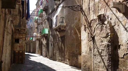 //Taranto, città vecchia. Foto di Paolo Pisanelli.