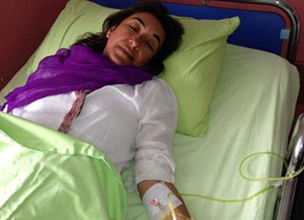 //Ayşe Gökkan, sindaca di Nusaybin, durante lo sciopero della fame