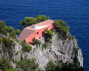 //Abitazione di Curzio Malaparte a Capri