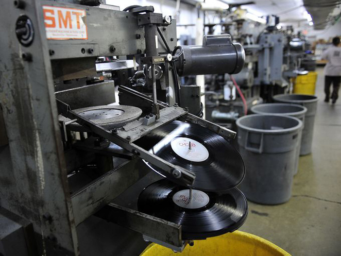 702_vinyl-press