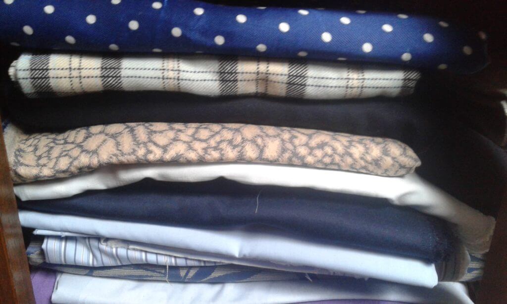 Tissus bleu mercerie couture réemploi recyclerie au bonheur des bennes 44 Saint-Nazaire