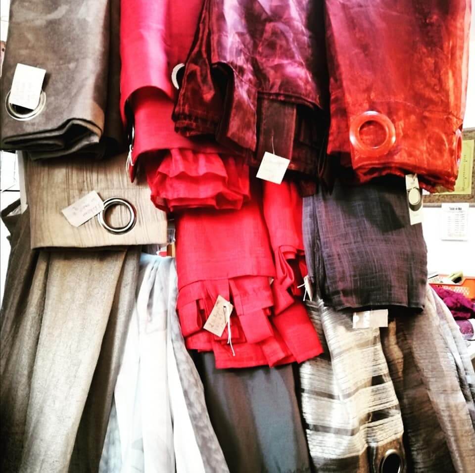 Vente spéciale mercerie rideaux recyclerie au bonheur des bennes Saint-Nazaire 44