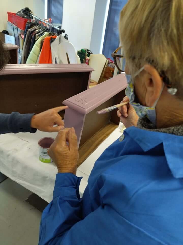 Customisation relooking meubles ponçage peinture recyclerie réemploi au bonheur des bennes saint nazaire 44