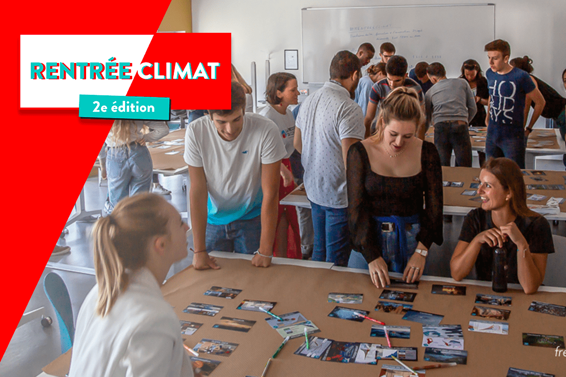 Etudiants en train de faire la fresque