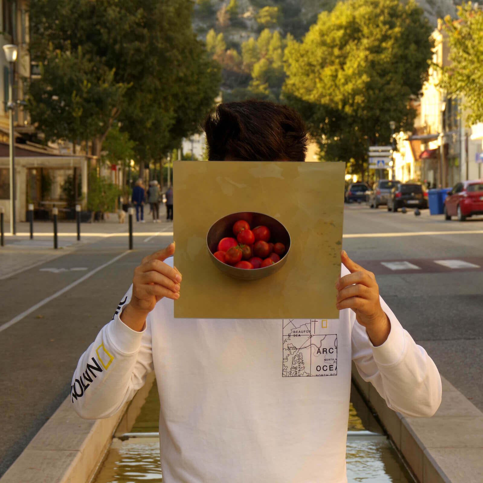 Accrochage des travaux participatifs des demandeurs d’asile de Cavaillon | Vivant·e !