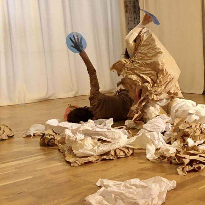 Tout en papier | Théâtre Marie-Jeanne