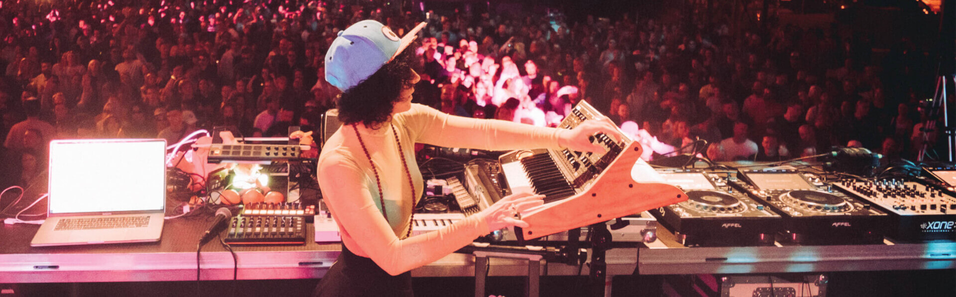 COLOURS OF OSTRAVA 2022 REPORTING | Star Wax Magazine