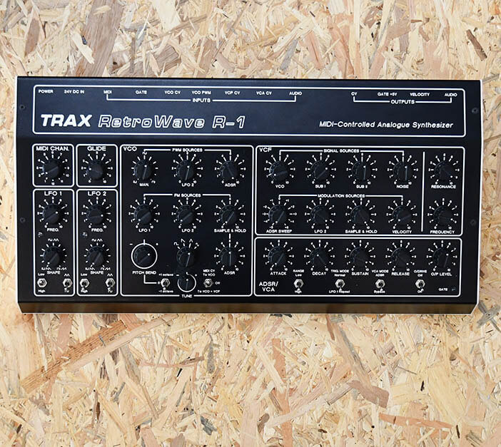 TEST / TRAX RETROWAVE R-1  | Star Wax Magazine