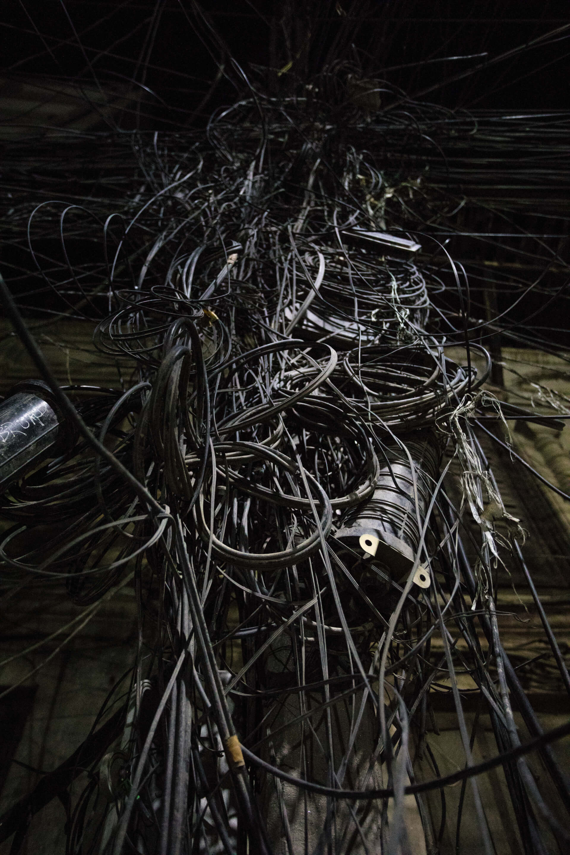 Spaghetti Cables | Both Nomads