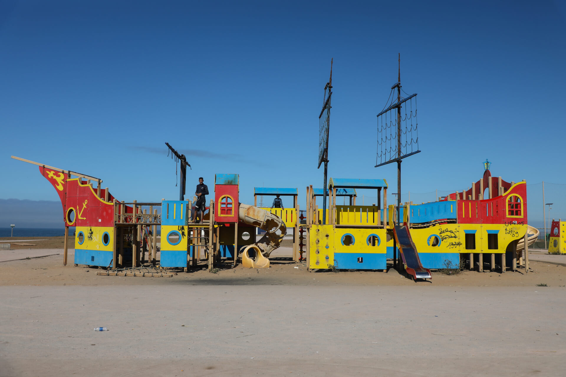 Los Piratas | Both Nomads