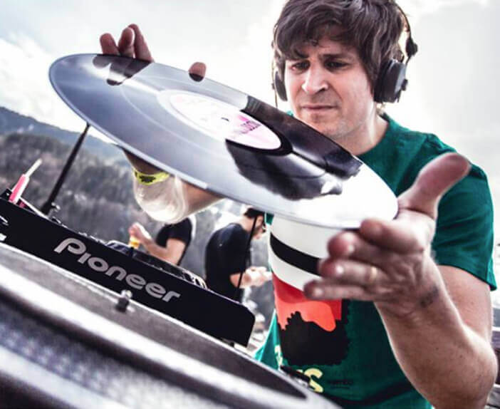 FRANCK DESCOLLONGES / INTERVIEW  | Star Wax Magazine