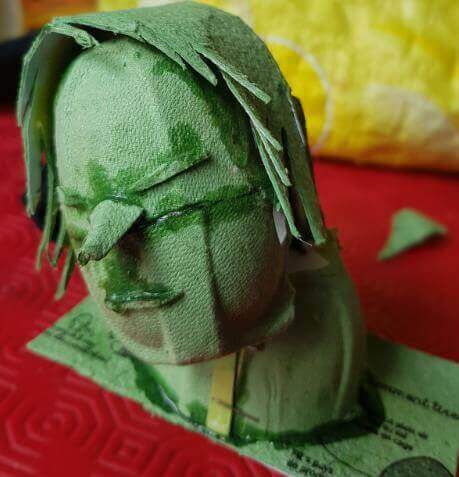 sculpture visage en carton     prix:150 euros | L’Art sans Gène