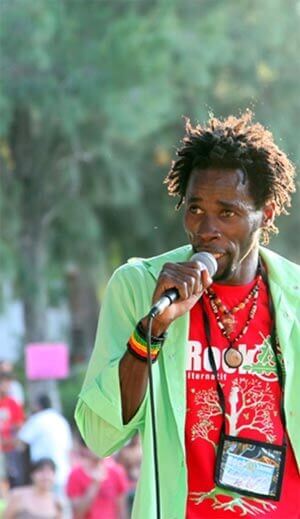 A Congolese in Istanbul Rebels Against Life Through His Songs | Babelmed