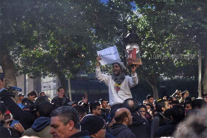 La Tunisia è di nuovo in piazza | Babelmed