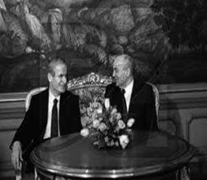 La perestroïka de Hafez al-Assad et les promesses de réformes de son fils | Babelmed