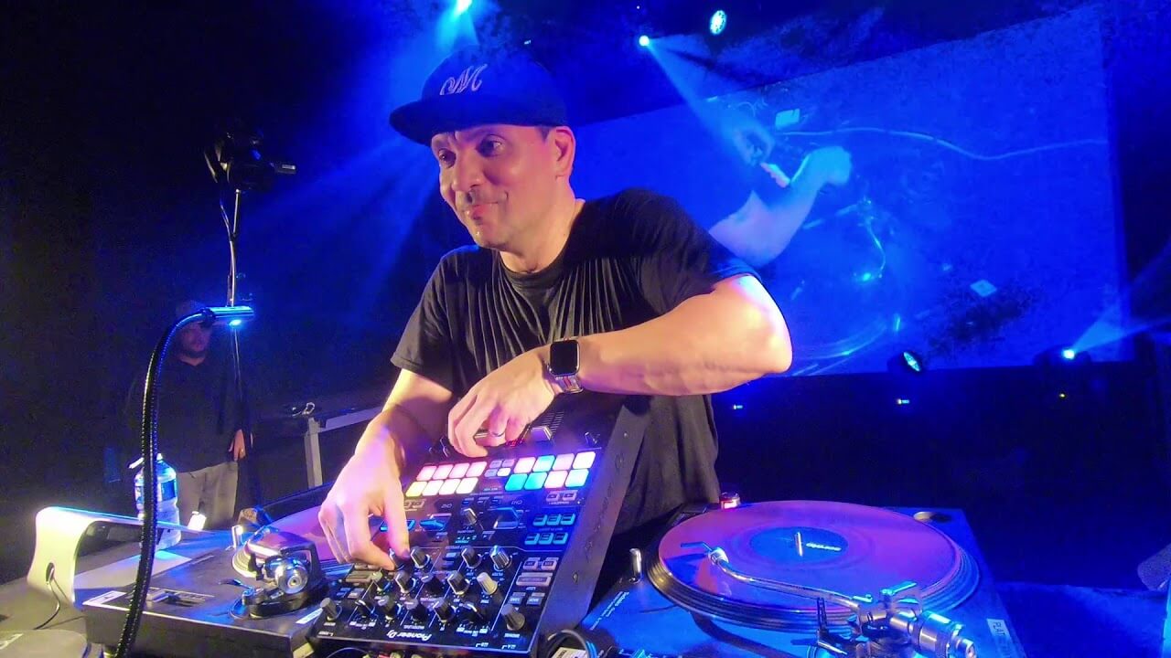 MIX MASTER MIKE MEETS STAR WAX