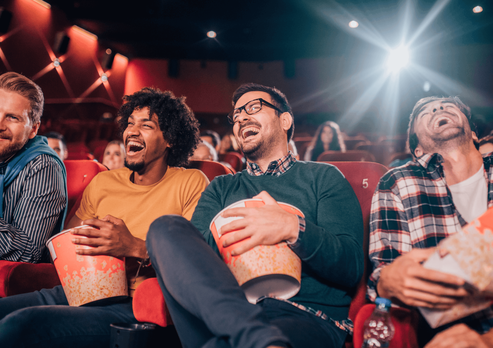 Comedy-club-sur-mesure-pour-événements-d-entreprise-Rires-garantis-et-ambiance-festive | Le Trac