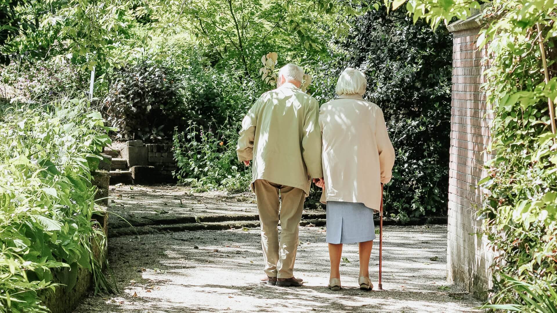 Coeur ouvert et main tendue
