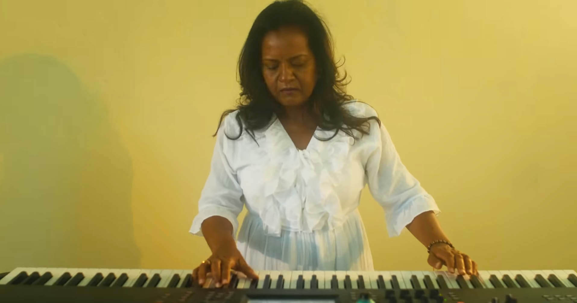 NIKOOO FT. NICKO & BELBEL « MOVE LO »