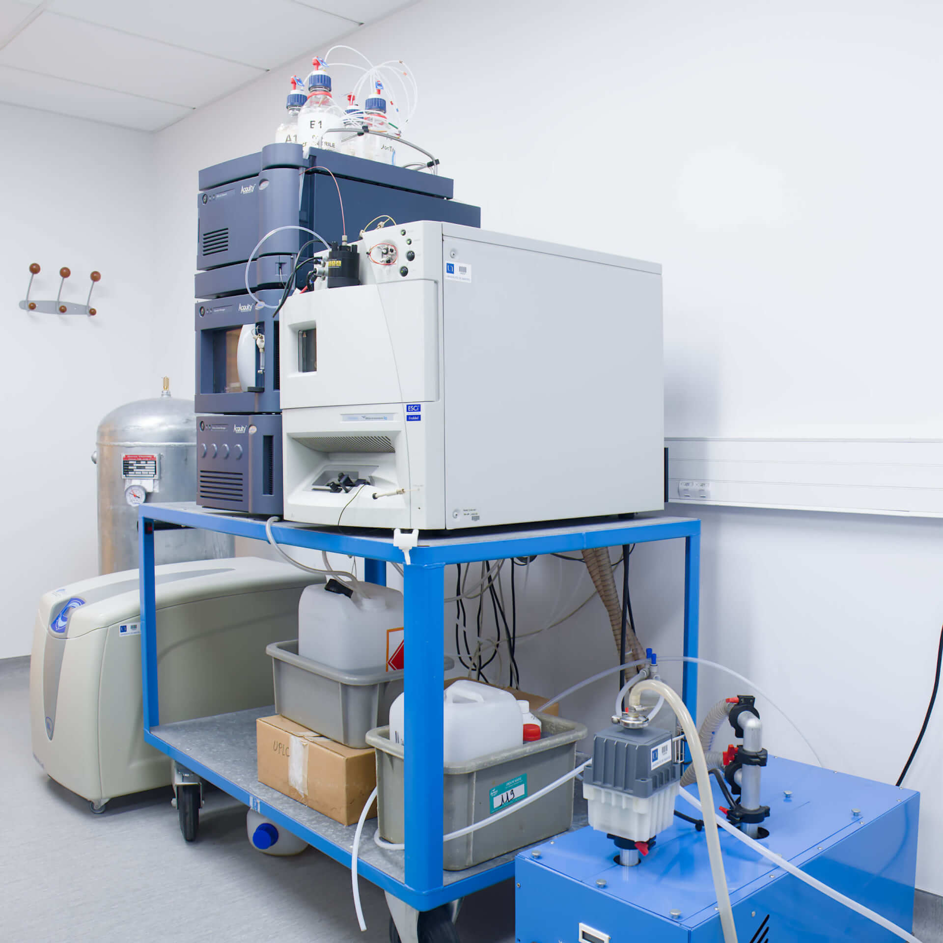 Waters ACQUITY UPLC System (détecteur PDA) couplé à un spectromètre de masse simple quadripôle ZQ 2000 en ionisation électrospray | IICIMED