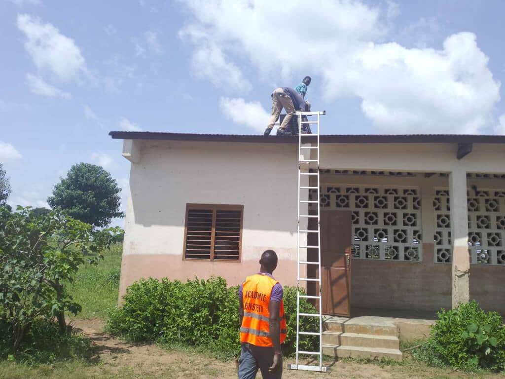 Bénin - De la lumière dans l’école de Koucôgou | Sourires d'Enfants