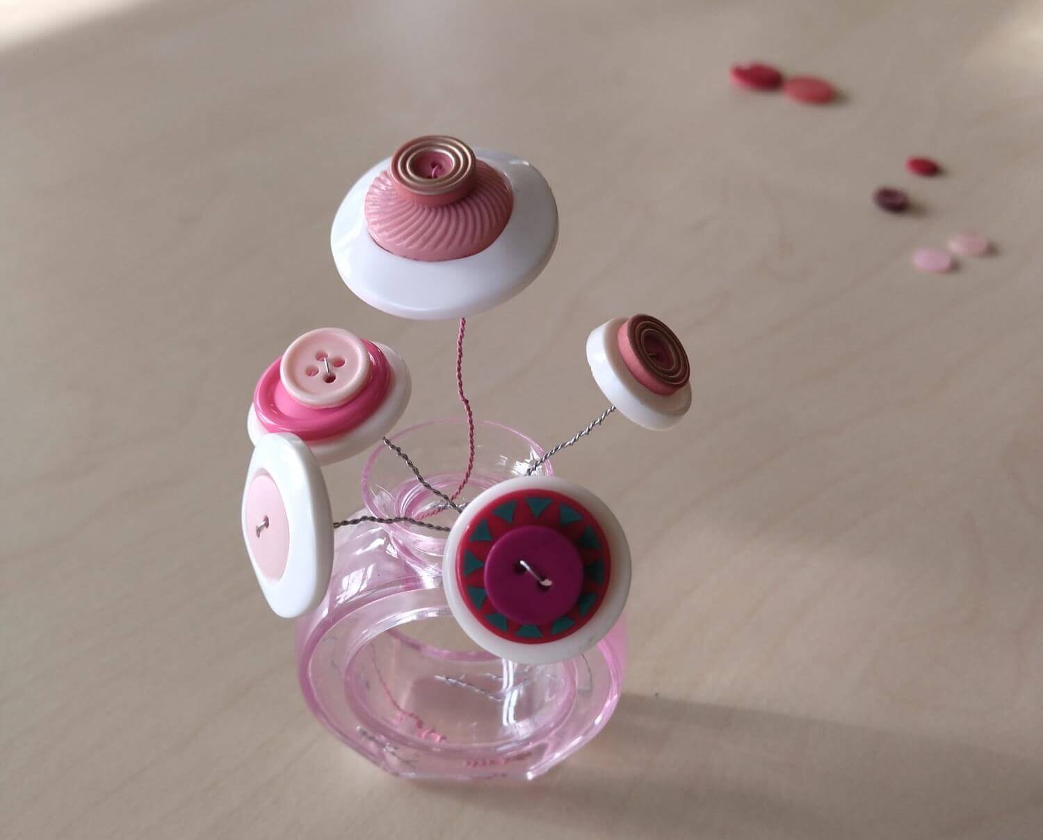 bouquet bouton reemploi seconde main recyclerie 44600 | Au Bonheur des Bennes - recyclerie de l'estuaire