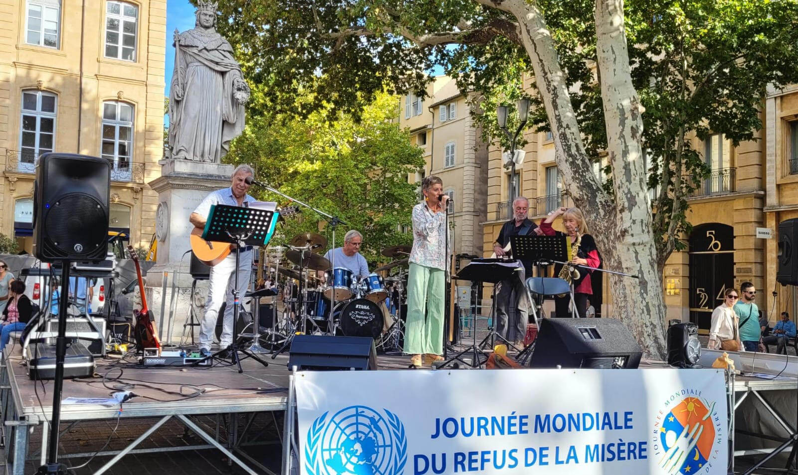 Philomène tribu en concert | Au Maquis