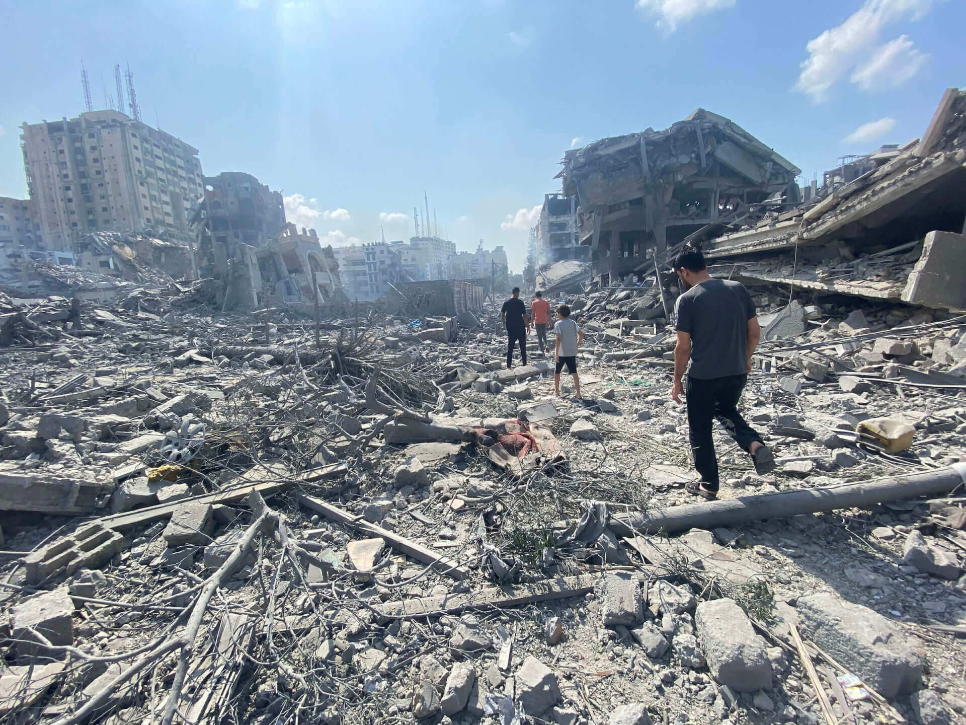 Ne cessez pas le feu | Babelmed