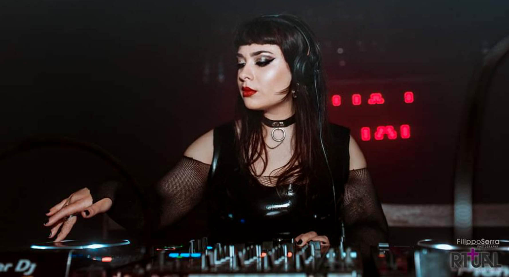 IDA MANDATO | Star Wax Magazine