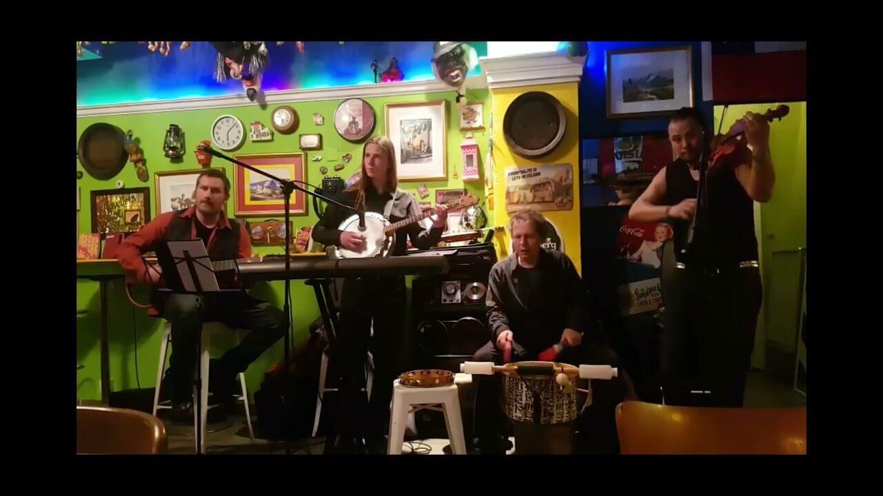 Live at El Cevichero Pisco Bar... | Résidence Résiliente