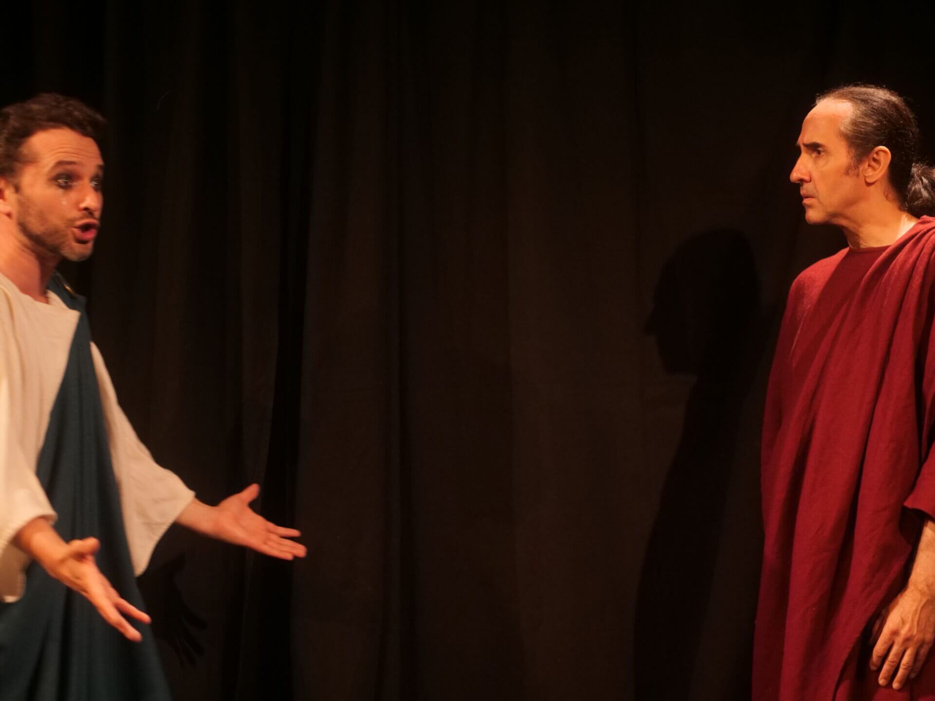 Le Véritable Saint Genest salué comme "le spectacle le plus abouti vu cette année" par  Les Chroniques d'Alceste | Théâtres de Bourbon