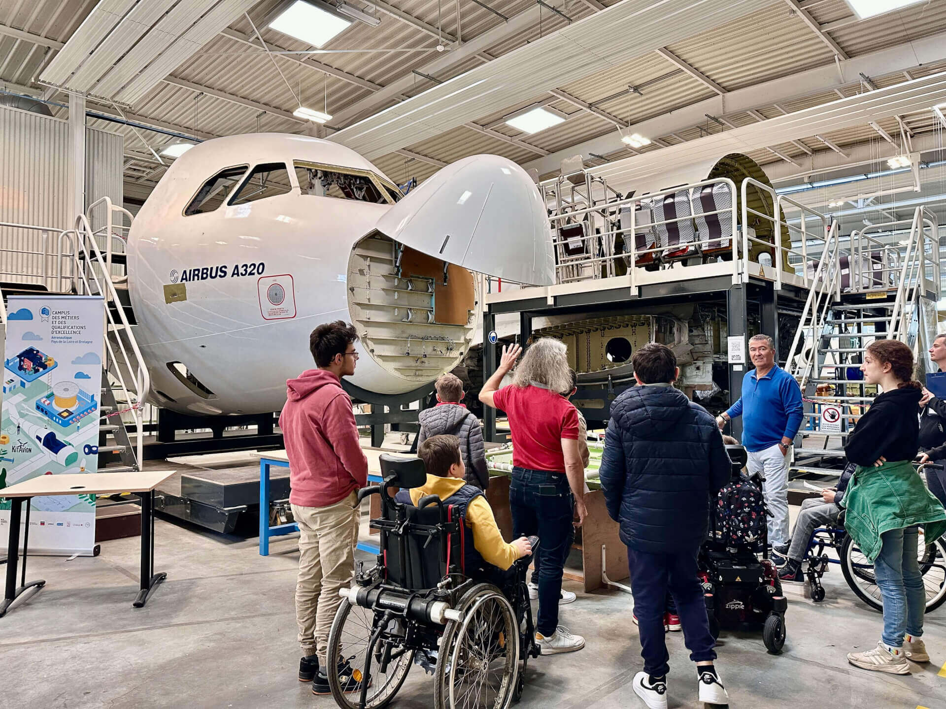 Découverte du campus par les élèves du Collège Anita Conti | Handiflight