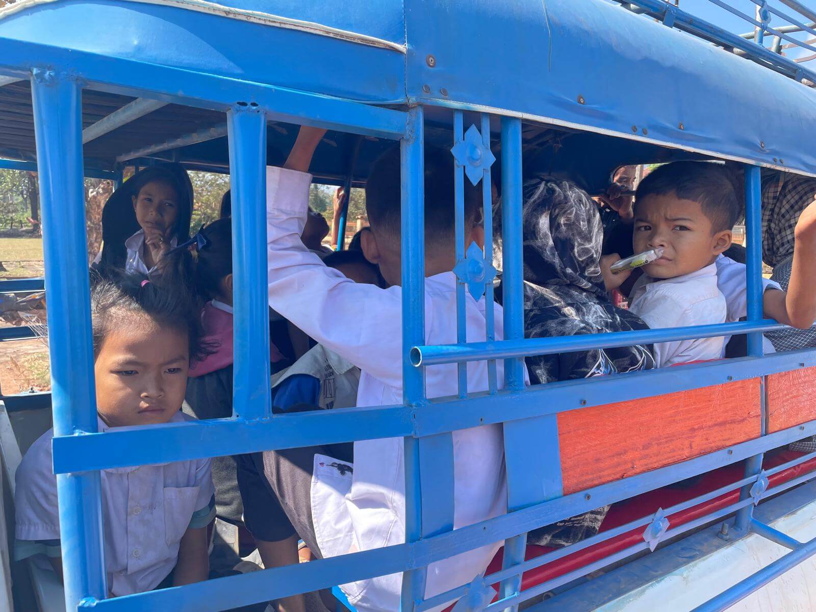 - | Sourires d'Enfants