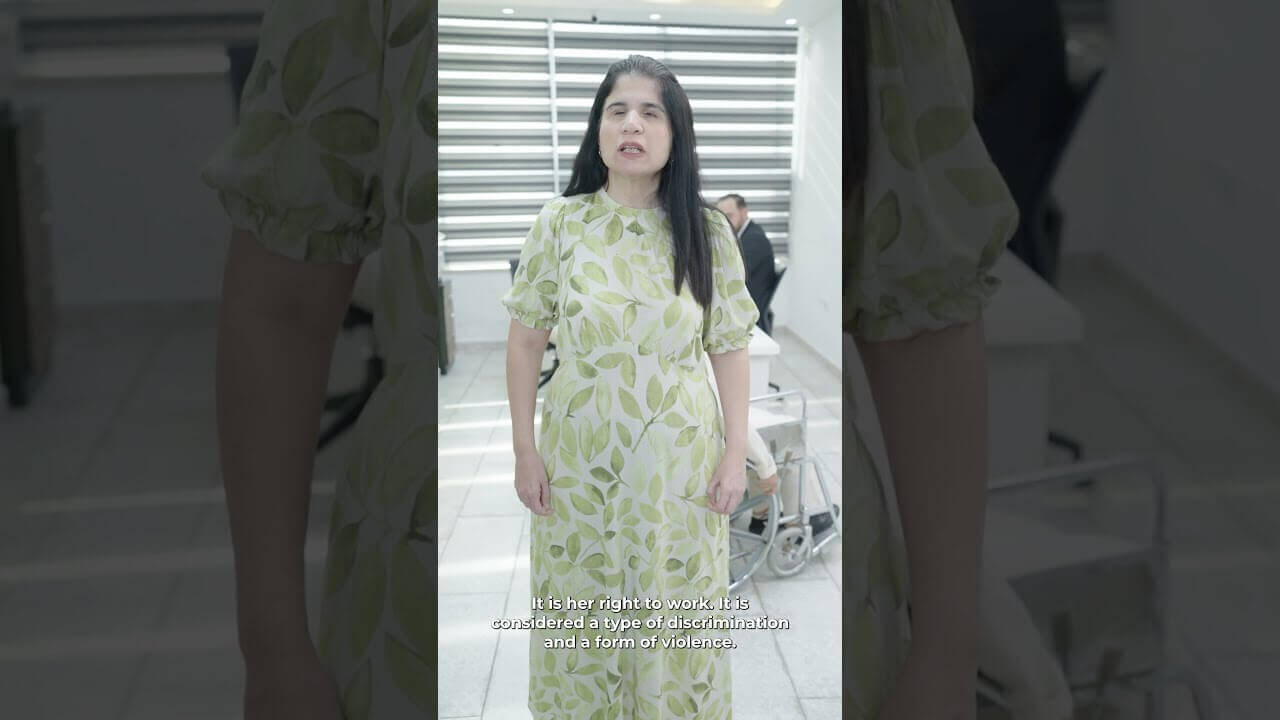 حرمان الأشخاص ذوي الأعاقة و خصوصاً المرأة من حقها بالعمل يعتبر من انواع التمييز و شكل من أشكال العنف